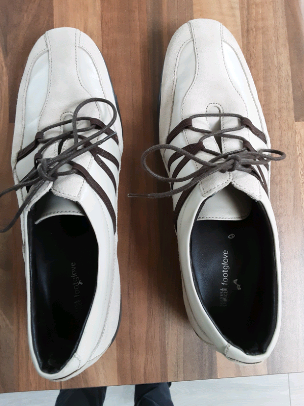 footglove trainers